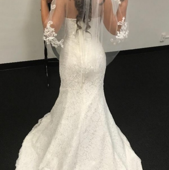 Unaltered Lace Mermaid Fit & Flare Wedding Dress - Picture 2 of 8